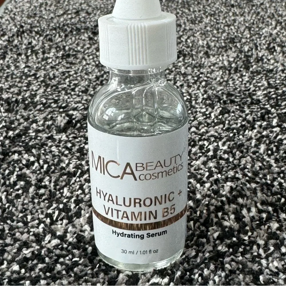 MICA BEAUTY COSMETICS Hyaluronic + Vitamin B5 hydrating Serum- New